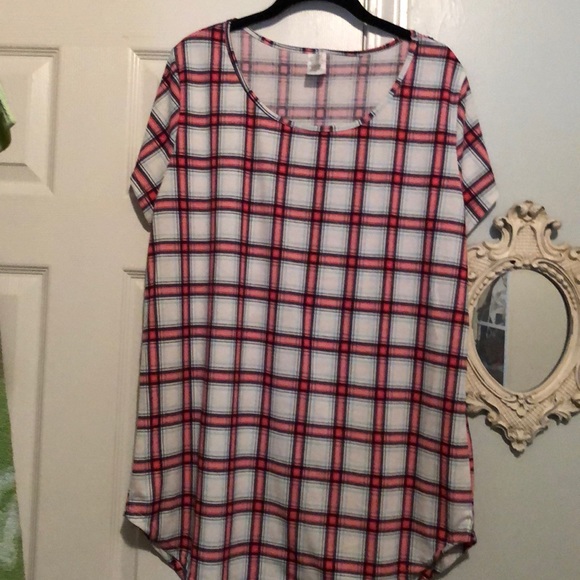 Honey and Lace Tops - Plaid Honey & Lace 2X tee worn once